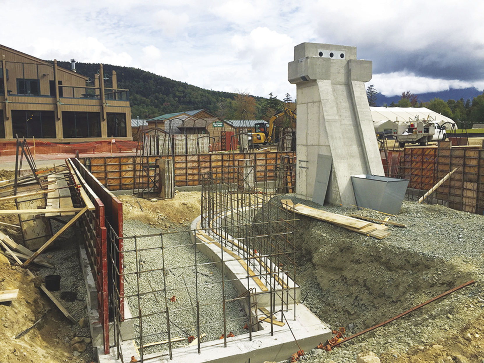 New 8-passenger gondola taking shape at Bretton Woods